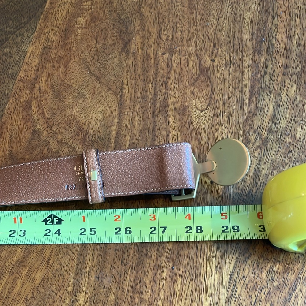 GUCCI VINTAGE WOMENS’ LEATHER BELT WITH GOLD TONE BUCKLE (28”) - Picture 5 of 6